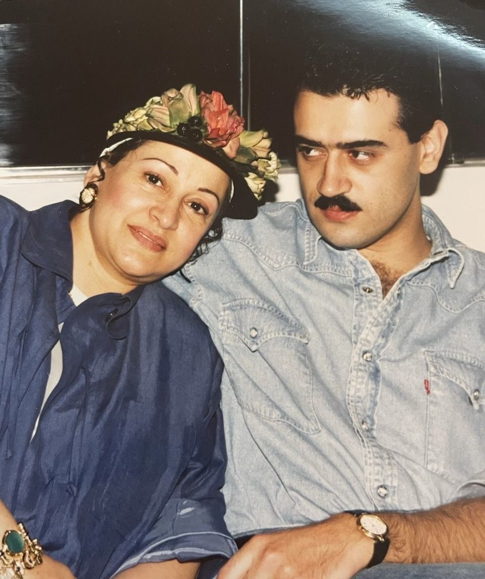 وردة الجزائرية بين الأمومة والفن: حكايات تُروى على لسان ابنها رياض وزوجته