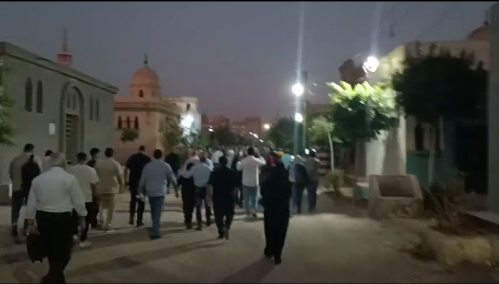 بالدموع والحزن.. ميت غمر تودع المهندس محمد طلعت ضحية سنترال رمسيس (فيديو)