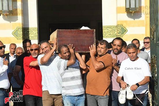 تشييع جثمان وائل مرزوق أحد ضحايا سنترال رمسيس من مسجد السيدة نفيسة.. صور