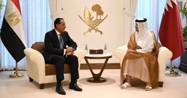 رئيس الوزراء يبحث مع نظيره القطري دعم الاستثمارات المشتركة