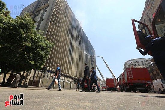 محافظ القاهرة يتفقد موقع حريق سنترال رمسيس