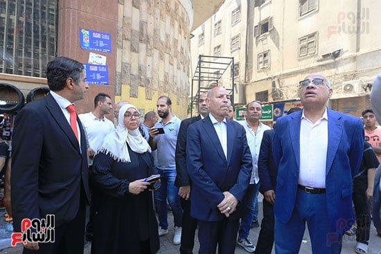 محافظ القاهرة يتفقد موقع حريق سنترال رمسيس