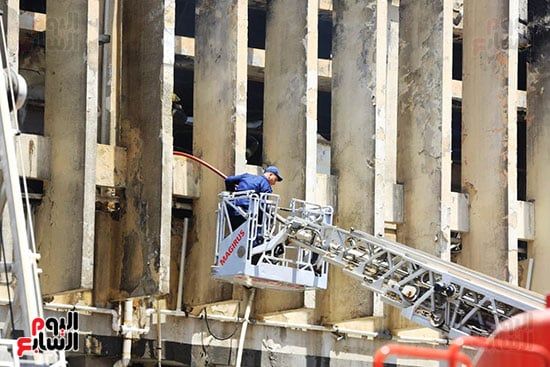 محافظ القاهرة يتفقد موقع حريق سنترال رمسيس