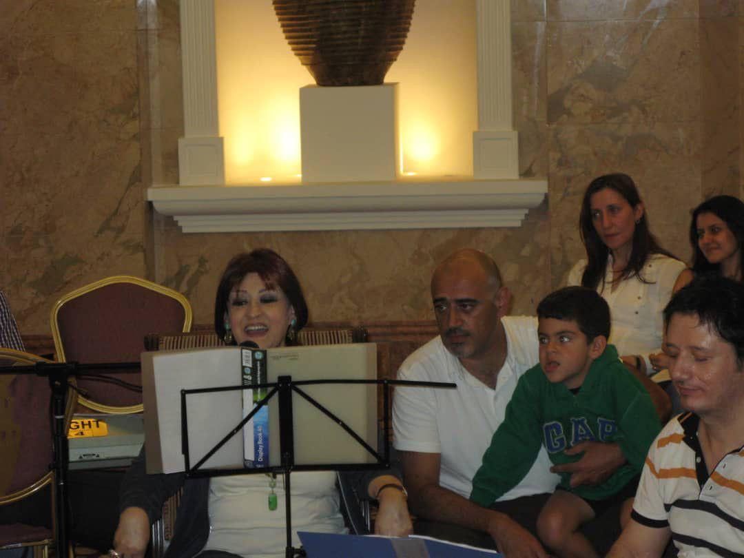 وردة الجزائرية بين الأمومة والفن: حكايات تُروى على لسان ابنها رياض وزوجته