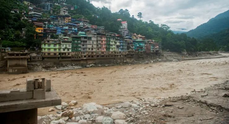 عشرات الضحايا وآلاف المتضررين جراء الفيضان في الهند