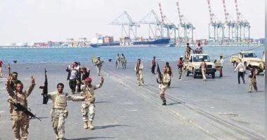 "أمبرى": تضرر كبير لأرصفة ميناء الحديدة اليمنى جراء غارات إسرائيل