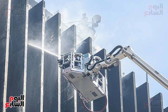 النيابة العامة تباشر التحقيق فى أسباب حريق سنترال رمسيس.. صور