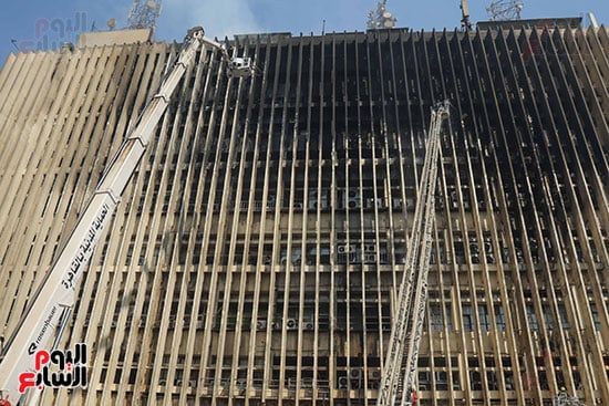 النيابة العامة تباشر التحقيق فى أسباب حريق سنترال رمسيس.. صور