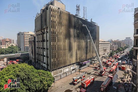 النيابة العامة تباشر التحقيق فى أسباب حريق سنترال رمسيس.. صور