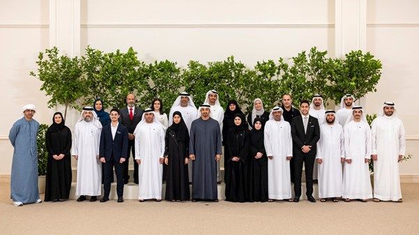 رئيس الدولة يستقبل طلبة الثانوية المتفوقين وأولياء أمورهم