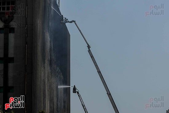 النيابة العامة تباشر التحقيق فى أسباب حريق سنترال رمسيس.. صور