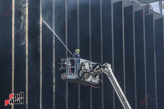 النيابة العامة تباشر التحقيق فى أسباب حريق سنترال رمسيس.. صور