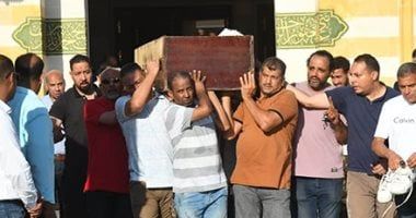 تشييع جثمان وائل مرزوق أحد ضحايا سنترال رمسيس من مسجد السيدة نفيسة.. صور