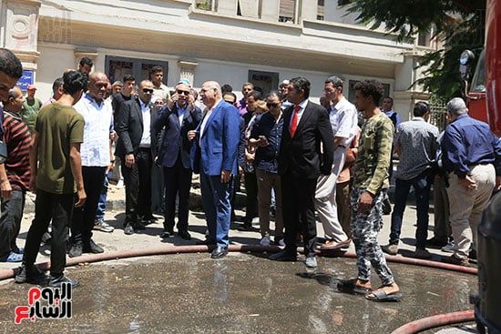 محافظ القاهرة يتفقد موقع حريق سنترال رمسيس
