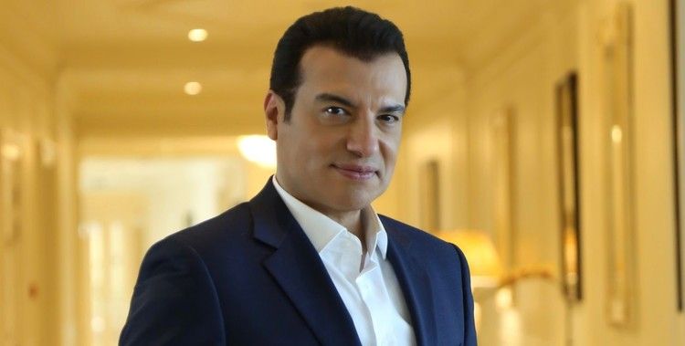 شقيق محمد رحيم يهدد إيهاب توفيق بالقضاء وهذا ما اتهمه به