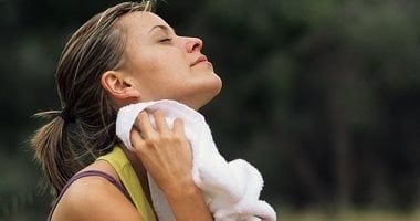 مش حرق دهون.. اعرف أسباب التعرق المفرط أثناء ممارسة الرياضة