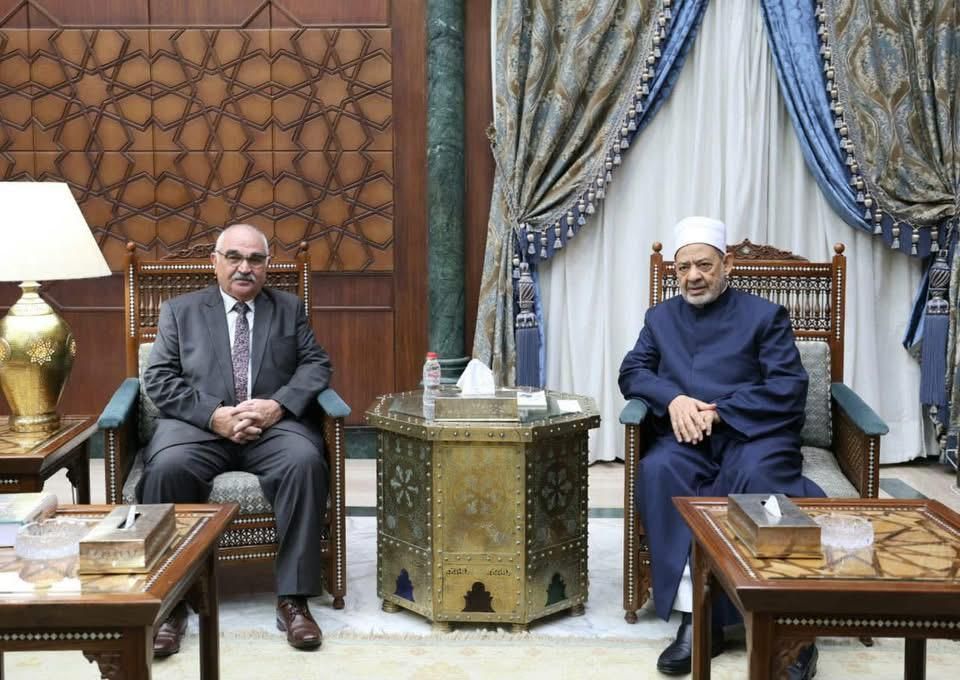 رئيس قضايا الدولة يزور شيخ الأزهر لبحث آليات تعزيز التعاون بين المؤسستين