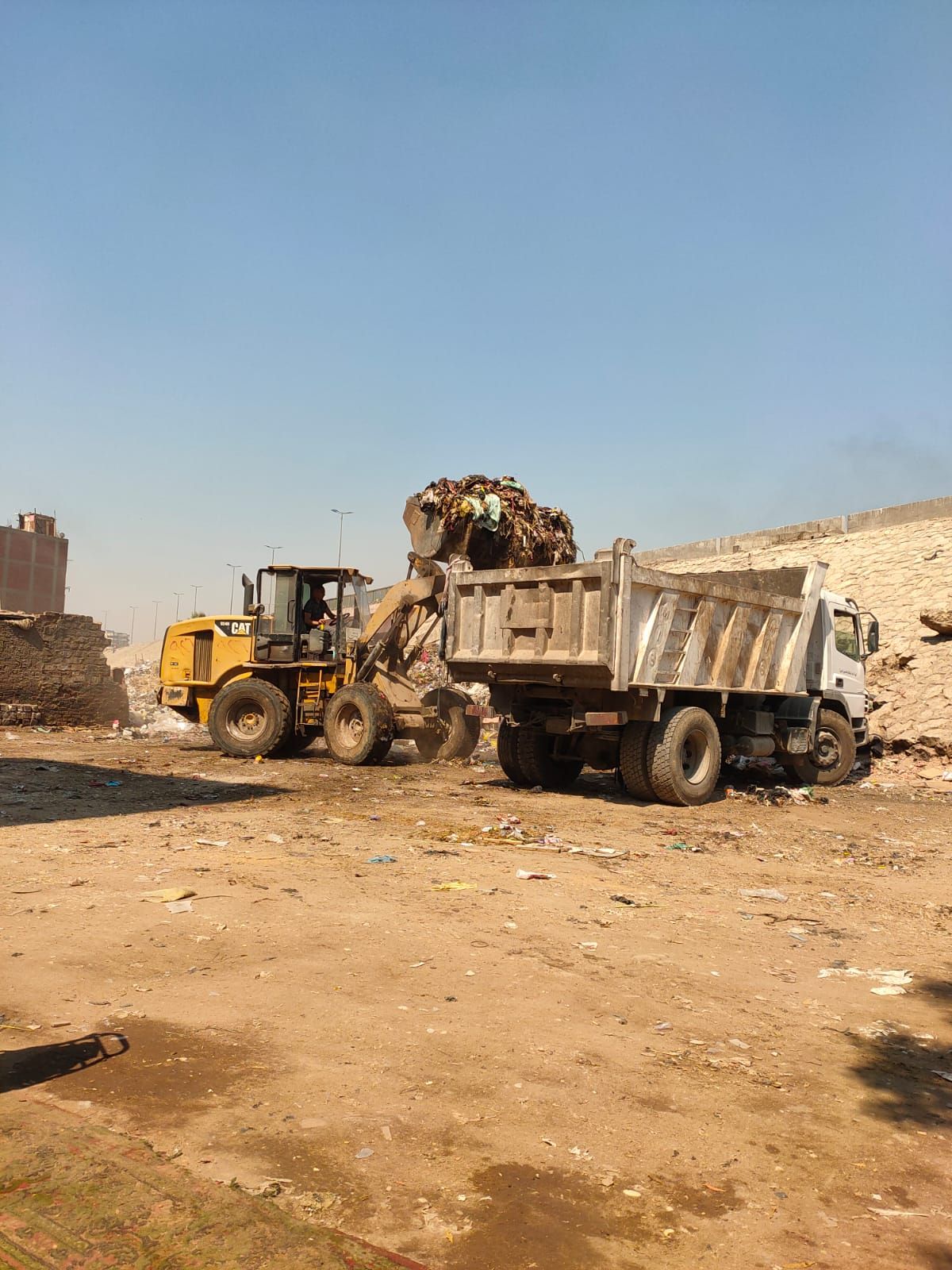 محافظة الجيزة ترفع 850 طن مخلفات من أنفاق ببولاق والعمرانية