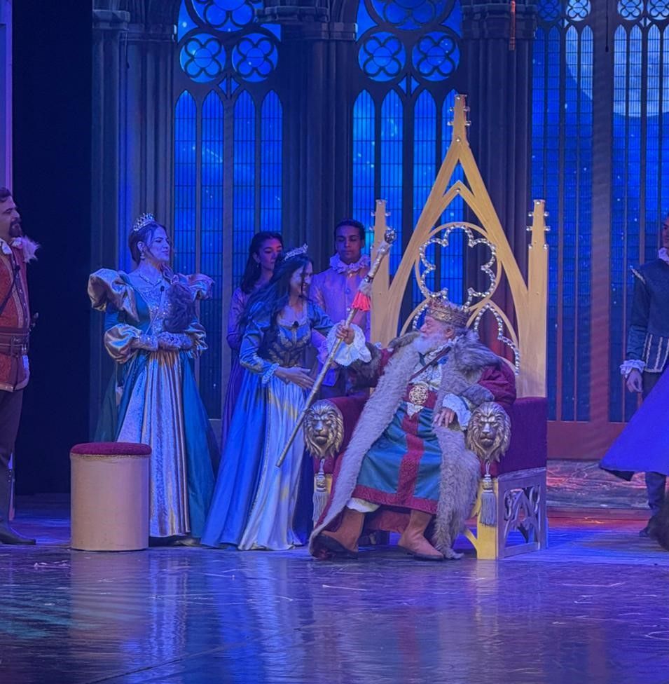 وزيرا الثقافة والخارجية فى افتتاح "الملك لير" على المسرح القومى.. صور