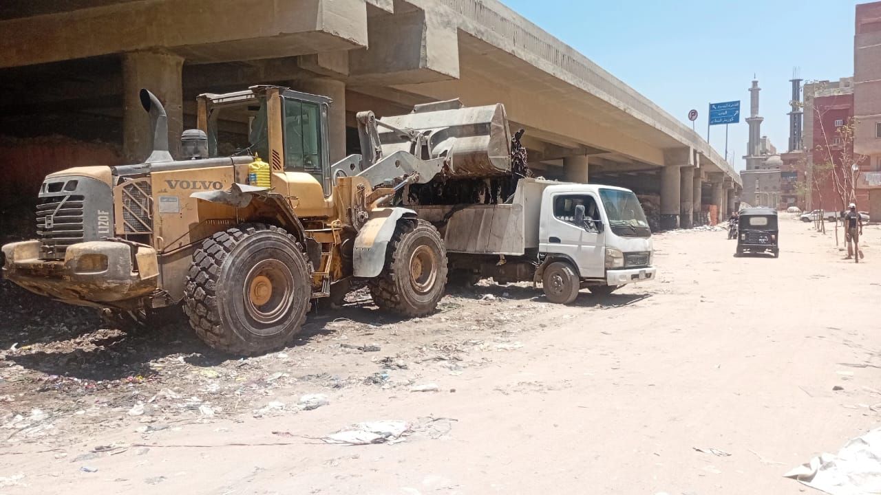 محافظة الجيزة ترفع 850 طن مخلفات من أنفاق ببولاق والعمرانية