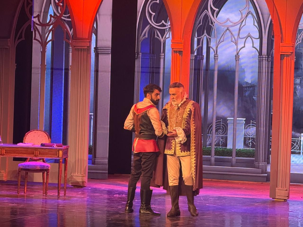 وزيرا الثقافة والخارجية فى افتتاح "الملك لير" على المسرح القومى.. صور