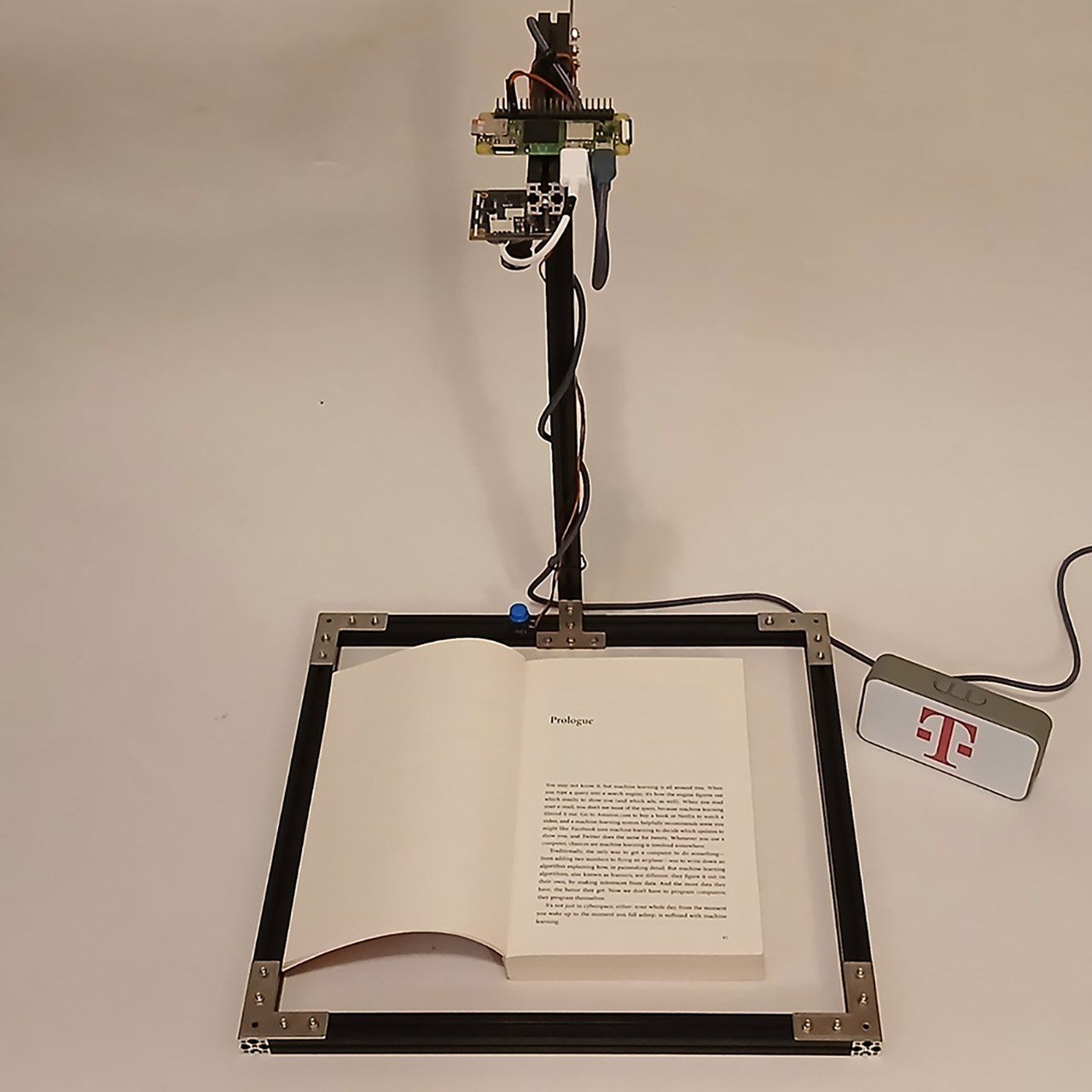 تكنولوجيا: ابتكار جديد يُحوّل أى كتاب ورقى لملف صوتى بضغطة زر