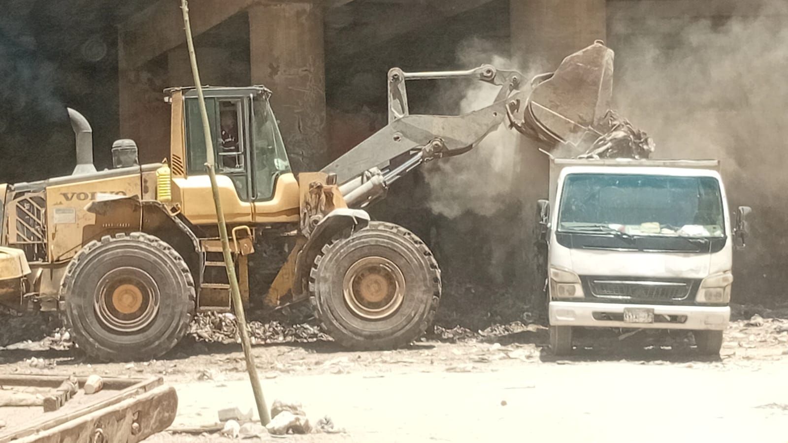 محافظة الجيزة ترفع 850 طن مخلفات من أنفاق ببولاق والعمرانية