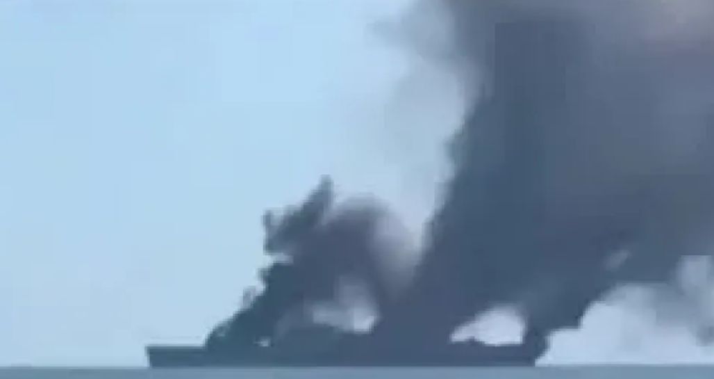 مقتل 4 من طاقمها...أول رد أمريكي على استهداف الحوثيين سفينة تجارية في البحر الأحمر