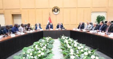 كامل الوزير يبحث تنفيذ الشركات المصرية لمشروعات البنية التحتية بسيراليون