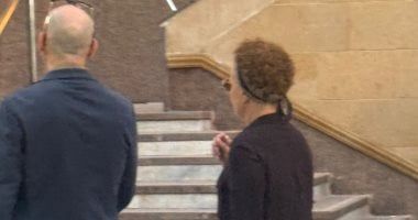 هبة عبد الغنى تستقبل واجب العزاء وتطلب عدم التغطية والتصوير