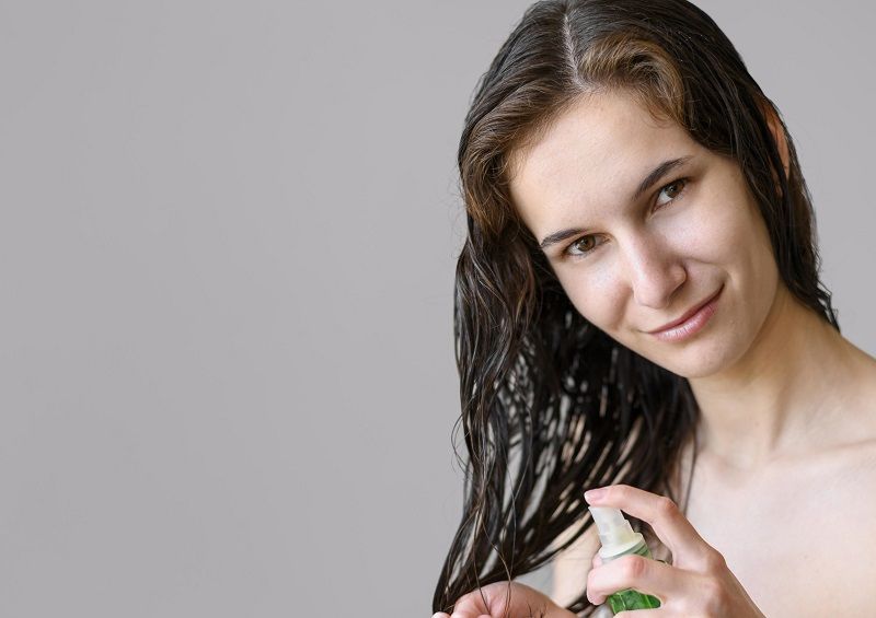 ماسك إكليل الجبل للشعر.. علاج طبيعي يُعيد القوة واللمعان من الجذور حتى الأطراف