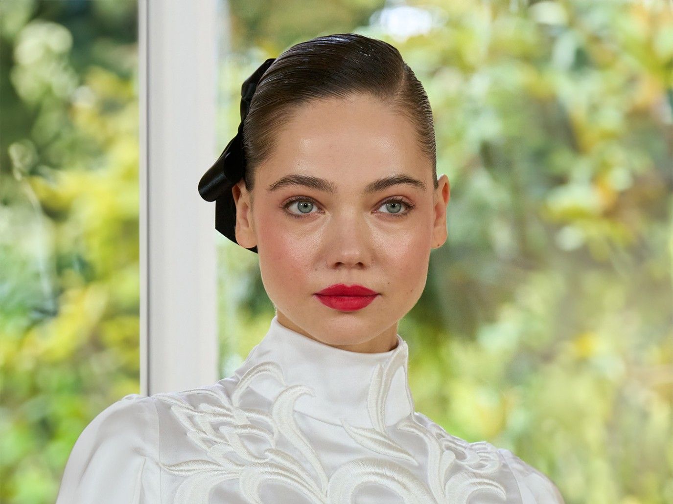 صيحات مكياج تُوازِن بين الرقيّ والجرأة من اليوم الثاني لأسبوع الموضة في باريس