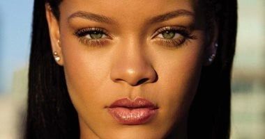 جيمس كوردن يشيد بتعاونه الغنائى مع ريهانا فى فيلم السنافر