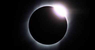 تكنولوجيا: ليل فى عز الضهر.. مصر تشهد أطول كسوف كلى للشمس هذا القرن فوق سماء الأقصر