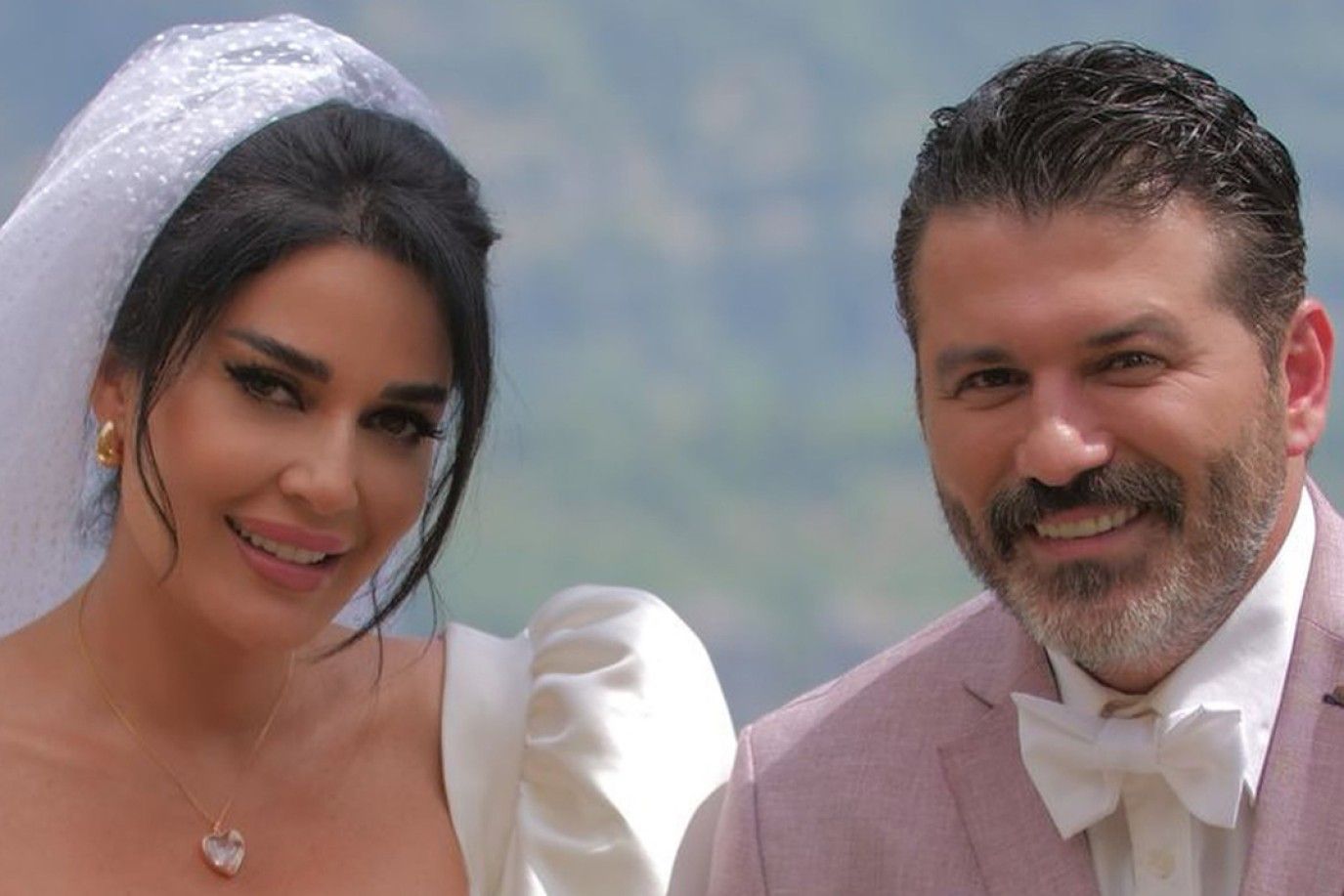 سيرين عبد النور توجه رسالة للفنان يزن السيد بسبب كليب عاملن عقدة