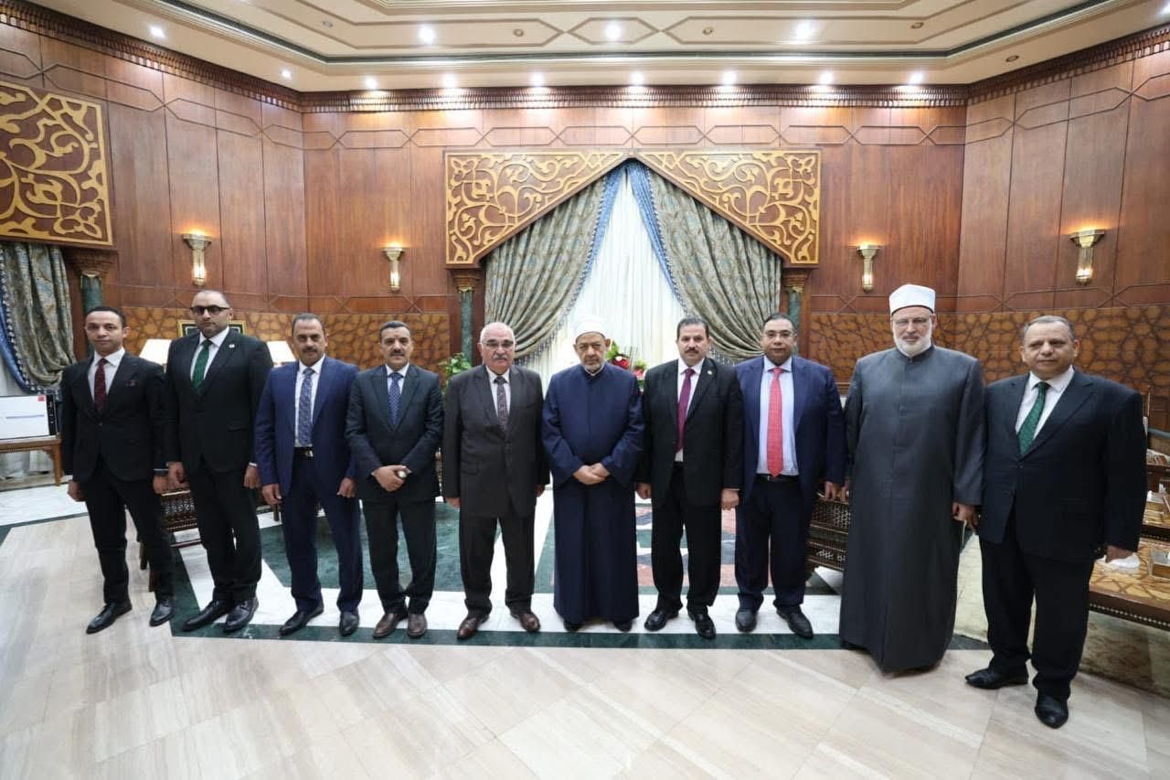 رئيس قضايا الدولة يزور شيخ الأزهر لبحث آليات تعزيز التعاون بين المؤسستين