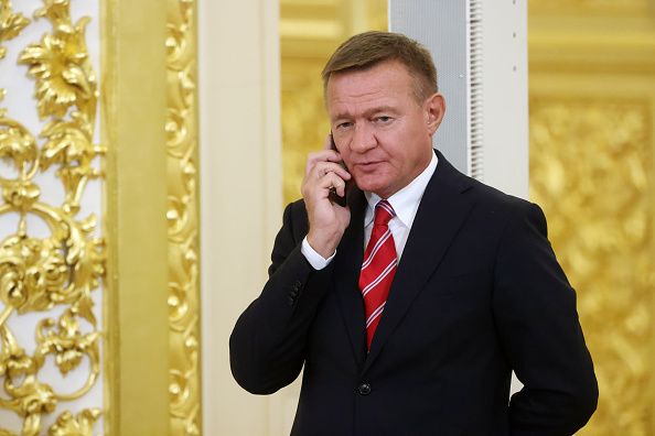 عاجل : انتحار وزير النقل "تفاصيل أولية"