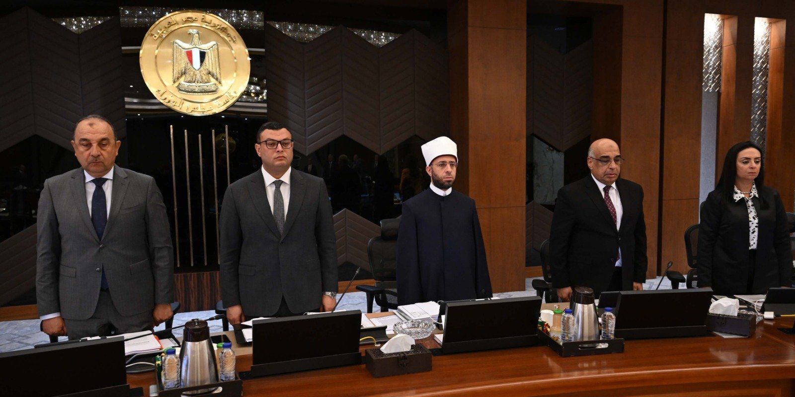 مجلس الوزراء يقف دقيقة حدادا على شهداء "الدائرى الإقليمى" و"سنترال رمسيس"