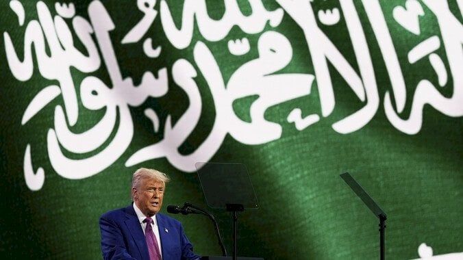 السعودية تُفشل "خطة ترامب الكبرى" لتهجير سكان غزة.. ماذا حدث في الرياض؟