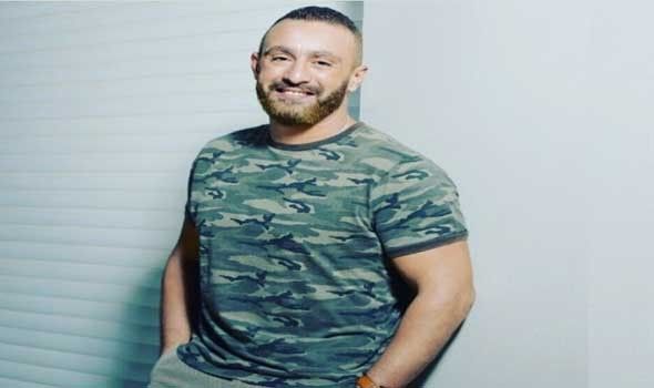 الفنان أحمد السقا يحتفل بعرض فيلم أحمد وأحمد في دبي بعرض أكشن