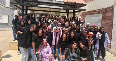 طلاب الثانوية العامة بمدرسة الحرية الرسمية بالسلام يحتفلون بانتهاء الامتحانات