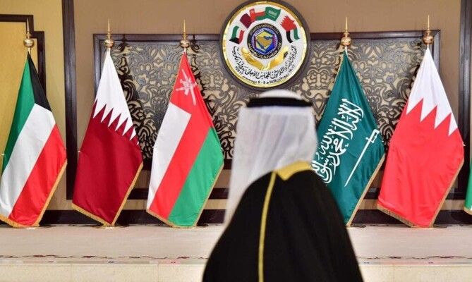 "عكاظ" السعودية: وحدة السياسة الخارجية لدول الخليج باتت ضرورة ملحة