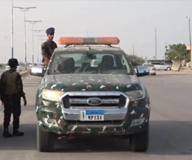 من بينهم "مرتاح".. سلطات المهرة تقبض على متورطين في مهاجمة قوة عسكرية أثناء نقل "الزايدي"