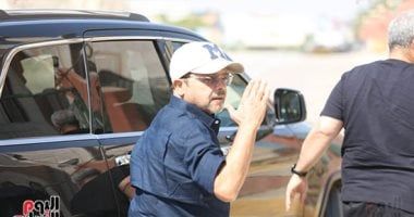 حلمى وهنيدى ومحمد سعد ونجوم الفن يشيعون جثمان المخرج سامح عبد العزيز