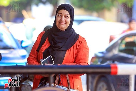 الأمهات يختمن شهور السهر والترقب بالدعاء والأمل فى آخر أيام امتحانات الثانوية