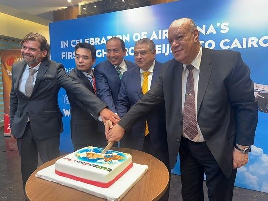 طيران Air China يدشن أولى رحلاته لمطار القاهرة الدولى.. صور