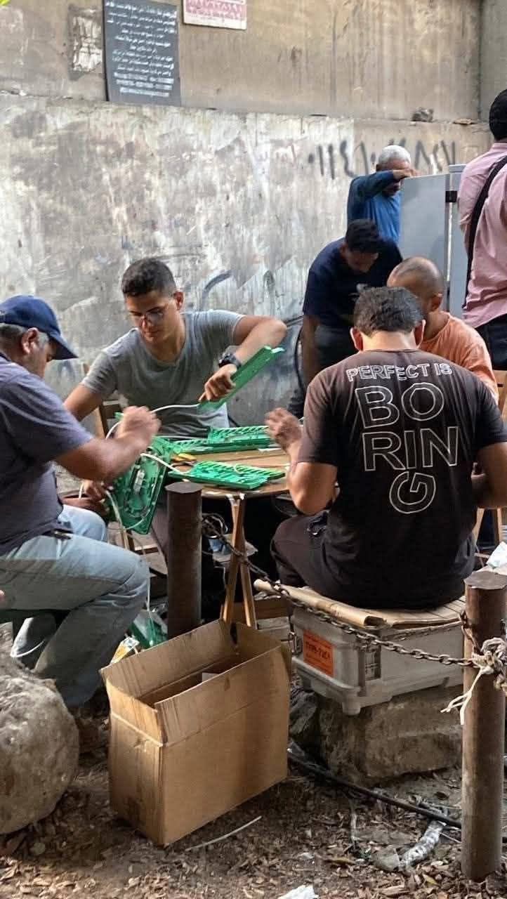 نقيب الاتصالات: جنود المصرية للاتصالات تطوعوا للعمل لسرعة إعادة الخدمة.. صور