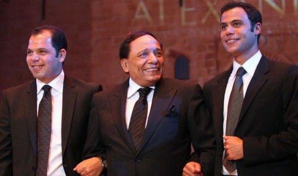 حفيدات الفنان عادل إمام محط إهتمام الجمهور بجمالهن الطبيعي