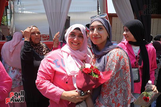 "فركش ثانوية عامة".. الطلاب ينهون الامتحانات ويبدأون مشوار الحلم