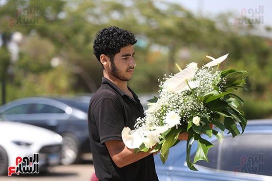 أشرف زكى وريهام حجاج والسعدنى فى جنازة المخرج سامح عبد العزيز